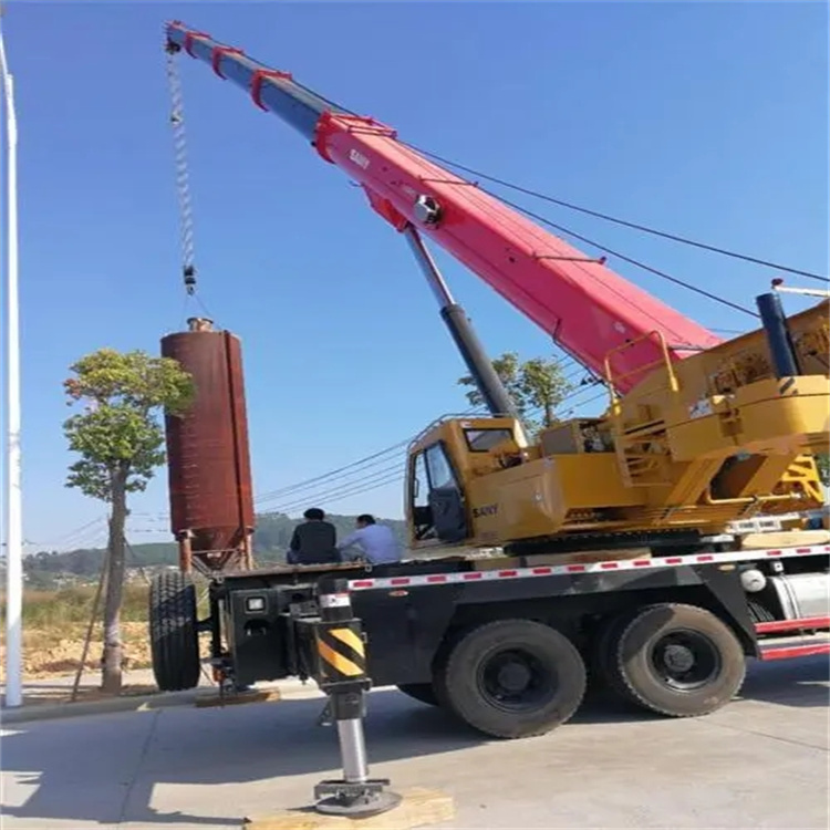 厦门同安吊车租赁作业时的保养和维护